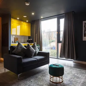 https://opulence-studio-in-sheffield.yorkshirehotels.net