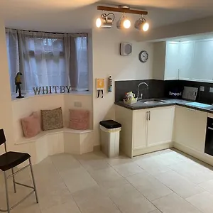 https://rovers-retreat-whitby-george-street.yorkshirehotels.net